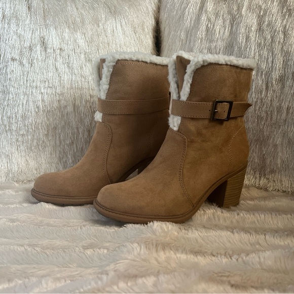 American Eagle by Payless Fuzzy Tan Winter Boots - Picture 2 of 13